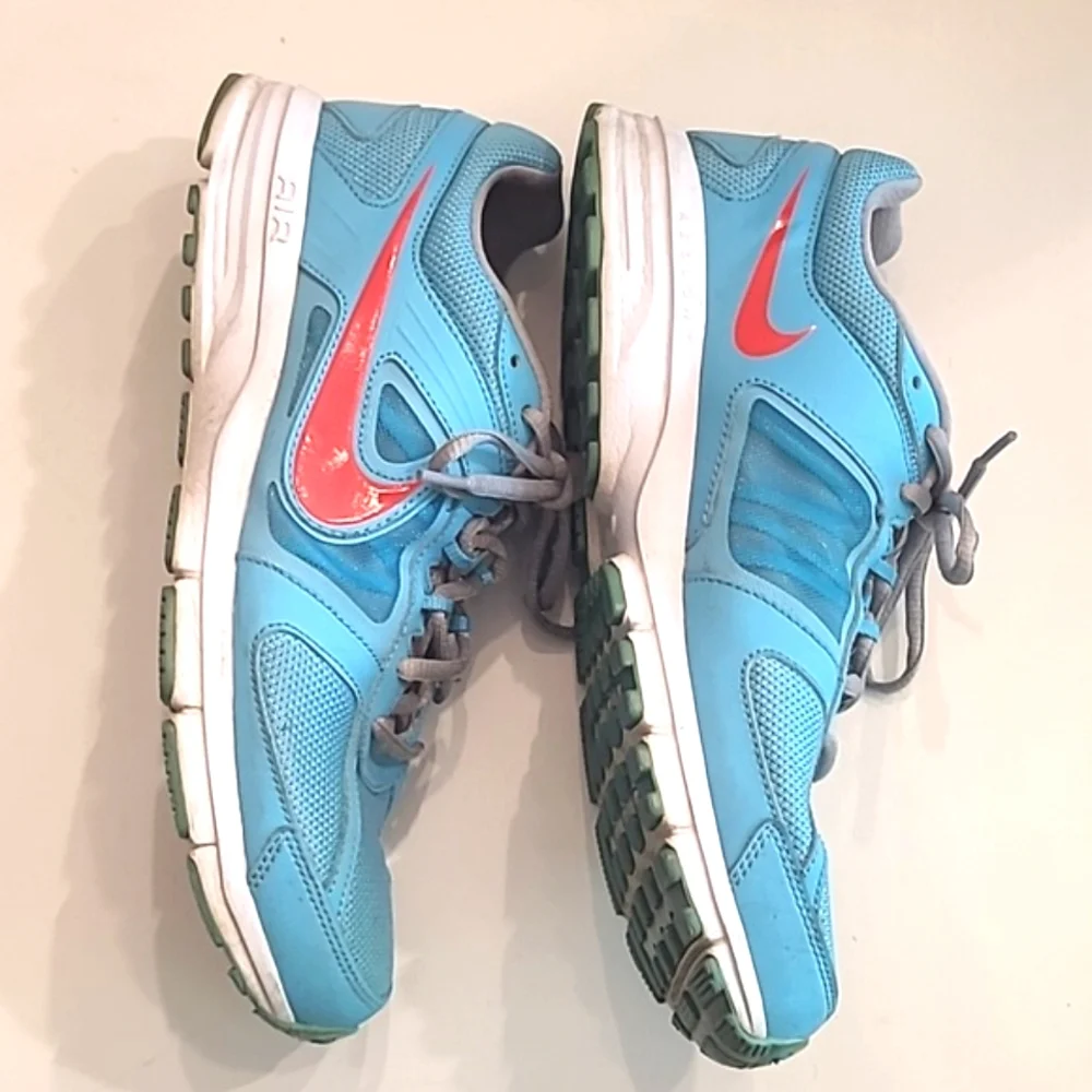 Nike Air Relentless Sneaker Breathable Mesh Swoosh Lace Up Low /Mid Top Walking